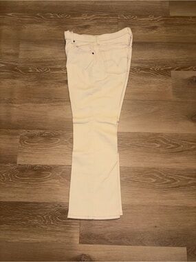 Levi’s 550 Women’s 12M Relaxed Boot Cut Jeans Beige Stretch Denim Pants Fair